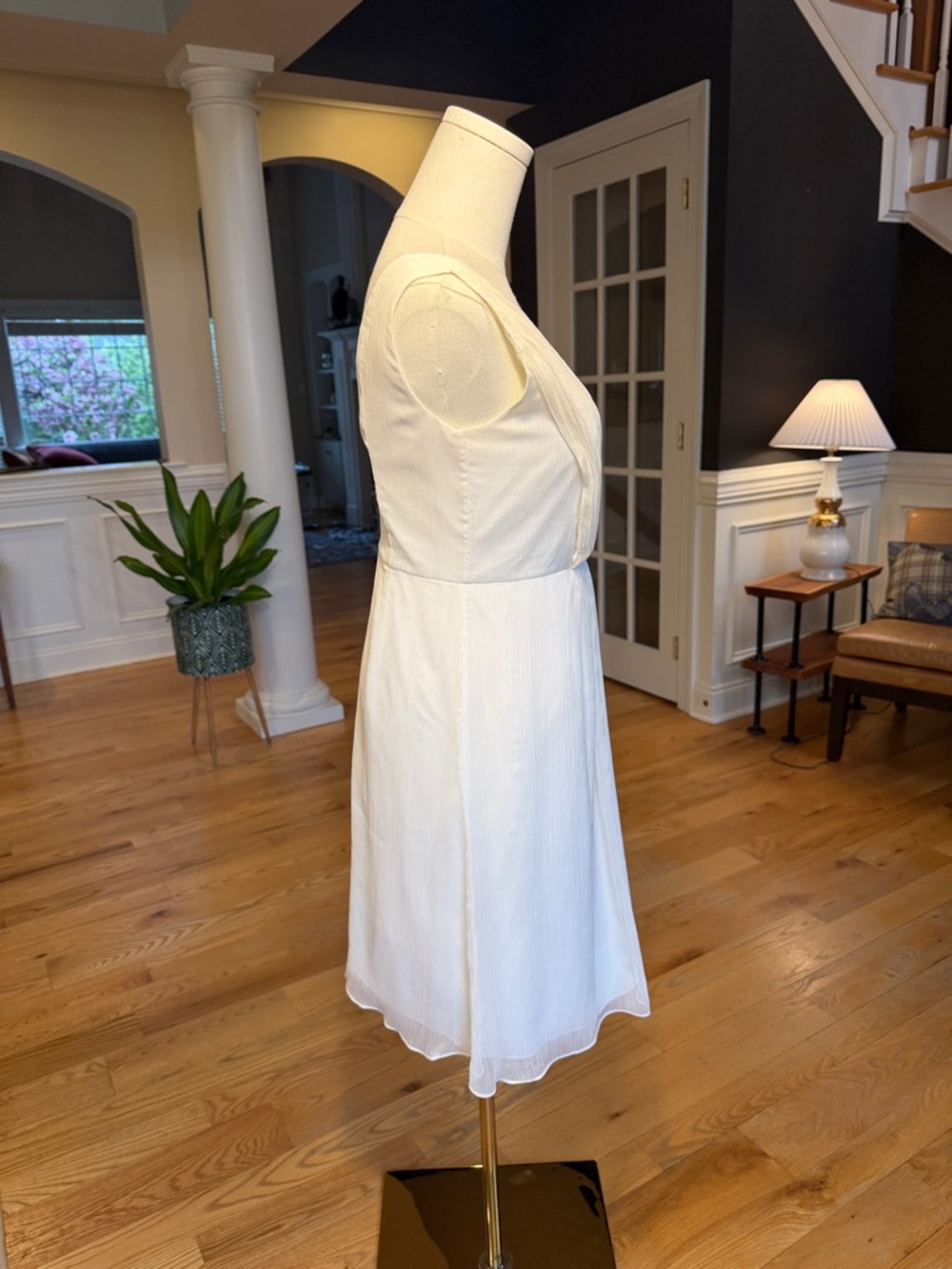J.Crew Minimalist 2010s White‎ Chiffon V-Neck Dress (VGUC) - Picture 4 of 10